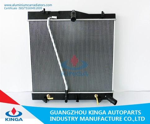 China TOYOTA HIACE'05-AT Custom Car Radiator With Plastic Tank Thickness 32/36mm supplier