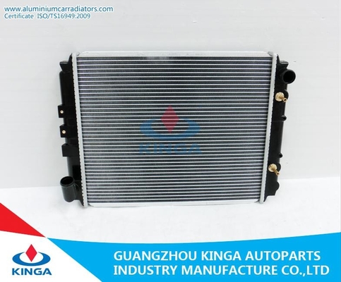 China Nissan Radiator OEM 21460 - G5501 VANETTE E24 86 - 89 AT PA 26mm / 32mm supplier