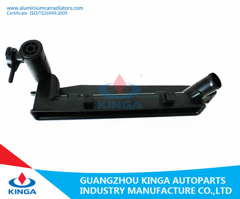 China Super Auto Radiator Tank Corolla 01 - 04 ZZE122 Right Plastic Tank Radiator Repair supplier