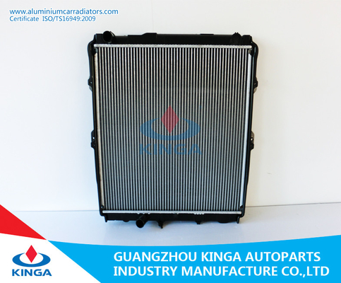 China Auto Aluminum Toyota Radiator Hilux 2003 MT Car Radiator Repair supplier