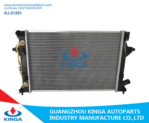China 2016 Hyundai Elantra Cooling Brazing Aluminum Plastic Radiator / Auto Car Spare Parts 25310-F2100 supplier
