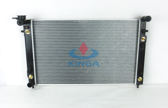 China 2000 GMC Commodore VT V6 Aluminium Car Radiator With Copper Oil Cooler supplier