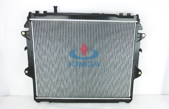 China Innova 2004 Toyota Toyota Hilux Radiator Oem 16400 0L160 With Plastic Tank supplier