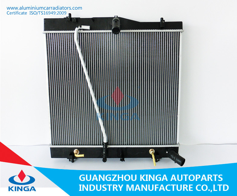36mm Radiator TOYOTA HIACE'05-AT Custom Car Radiator With Plastic Tank Thickness 32/36mm