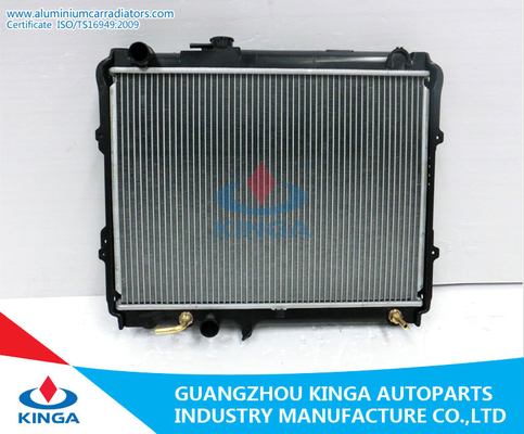 Aluminum Core Toyota Automotive Radiator For HILUX 2.4 PA26 / AT Silver supplier