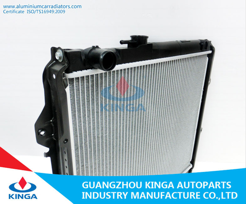 Silver Car Radiator For Toyota HILUX PICKUP AT PA 26 / 32 / 36 supplier