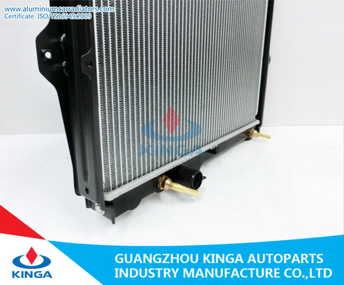 Silver Car Radiator For Toyota HILUX PICKUP AT PA 26 / 32 / 36 supplier