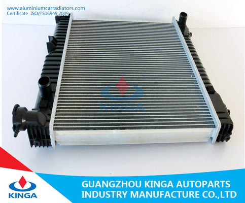 High Efficiency Aluminium Car Radiators Benz 207D / 209D / 307D Vehicle Year 1968 - 1977 supplier