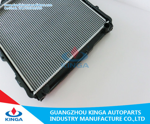 Auto Spare Parts Custom Aluminium Radiators For Toyota HILUX 2003 PA26 AT supplier