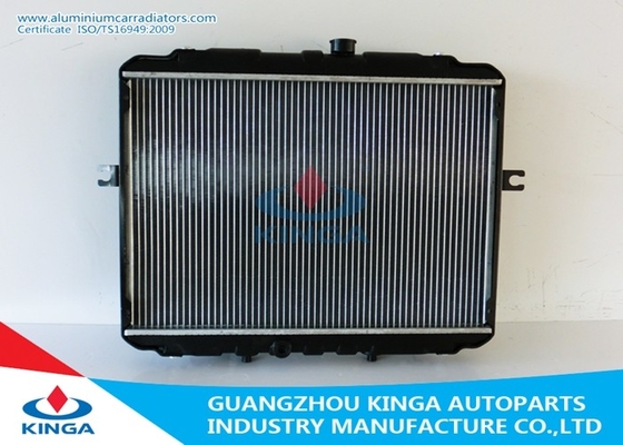 Sealed Hyundai Radiator H100 PORTER 2.4I ' 93 GRACE ' 93-2.5D MT Auto Radiators supplier