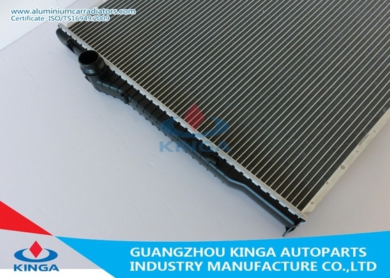 1439104 Auto Parts Radiators For BMW X5 E53 2000 - 03 MT Plastic Tank supplier