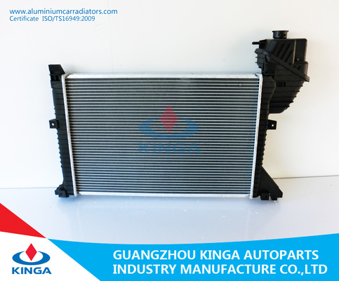 Benz Aluminum Radiators For Sprinter ' 95-03 MT OEM 9015003500 / 3600 / 3900 supplier