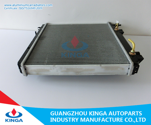 High Performance Aluminum Radiator For Dyna RZY220 / 230 Year 2001 Auto Transmission supplier