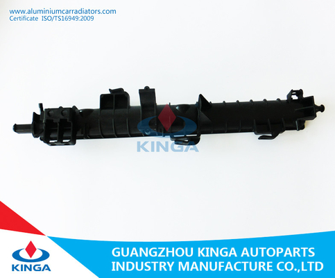 Auto Water Plastic Radiator Tanks For Benz Ml - Class W163 Ml270 ' 98 AT supplier
