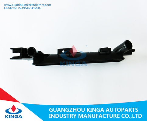 PA66 Right Radiator Plastic Tank Replacement For Toyota Rav4 ' 03 ACA21 AT supplier