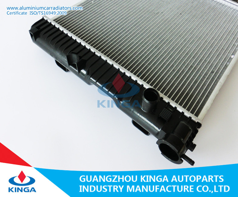 Mercedes Benz 207D / 209D / 307D Automobile Radiator Year 68 - 77 supplier
