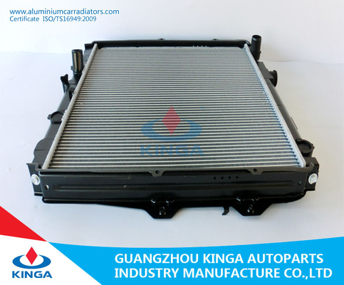 Aluminum Toyota Radiator Hilux KZN165R 1999 / LN167 / 5l MT Custom Auto Radiator supplier