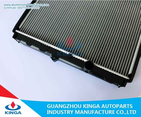 Efficient Cooling Aluminum Auto Toyota Radiator For HILUX 4X4 ' 02- MT supplier