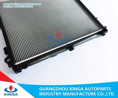 Automotive Engine Custom Aluminium Radiators Fits TOYOTA LANDCRUISER'09 UZJ200 AT supplier