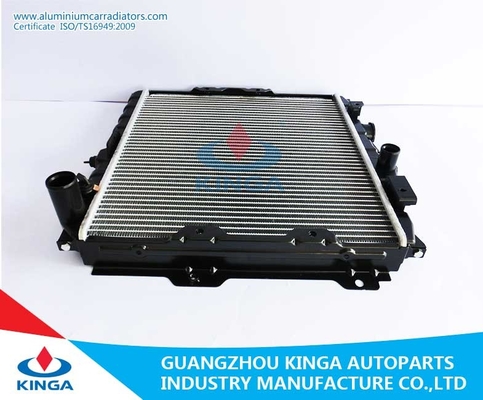 Aluminum Core Plastic Tank  Mitsubishi  Radiator K722 MT Core Size 375*398*16mm supplier