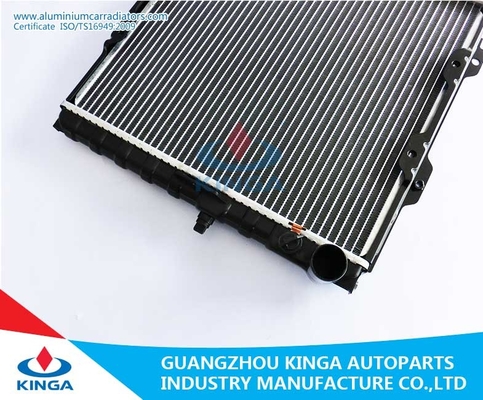 Aluminum Core Plastic Tank  Mitsubishi  Radiator K722 MT Core Size 375*398*16mm supplier