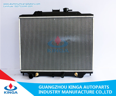 URVAN 06 AT Nissan Radiator OEM Aluminum Core Plastic Tank Water - cooled supplier