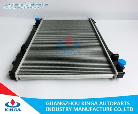 Efficient Cooling Aluminum Auto Radiator For  Nissan INFINITI'03-05 FX45 MT supplier