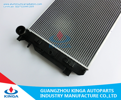 MERCEDES SPRINTER '06 Aluminium Car Radiators Custom High Performance Radiator supplier