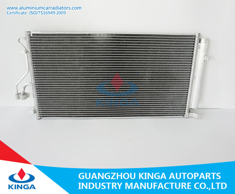 Hight Cooling Performance Auto Condenser For Hyundai IX35 2009 OEM 976062Y500 supplier