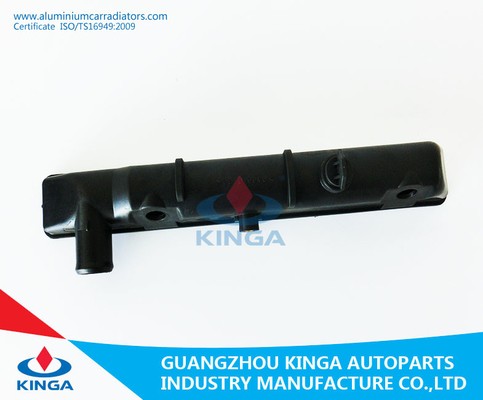 OEM 17700 Vehicle Plastic Raidtaor Tank For Vitara 88-97 TA01 G16A AT supplier