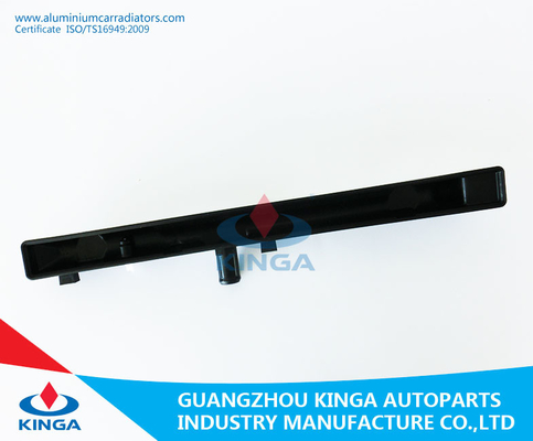 Bottom Plastic Radiator Tank Fit For 2002 GAKTUS WAGON G15 Radiator AT OEM 17700-63G11/63G12 supplier