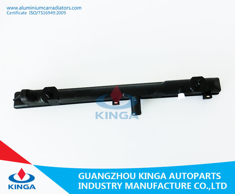 Bottom Plastic Radiator Tank Fit For 2002 GAKTUS WAGON G15 Radiator AT OEM 17700-63G11/63G12 supplier