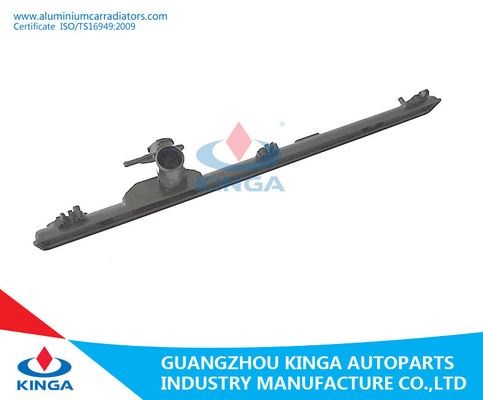 Toyota Crown'06 UZS186 AT Radiator Plastic car radiator tank replacement supplier