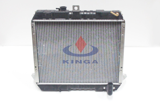 1988 , 1989 2y / 3y / 4y Toyota Hiace Radiator , Aluminium Car Radiators supplier