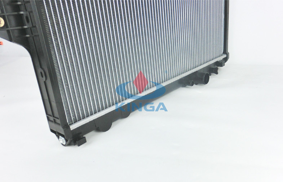 Innova 2004 Toyota Toyota Hilux Radiator Oem 16400 0L160 With Plastic Tank supplier