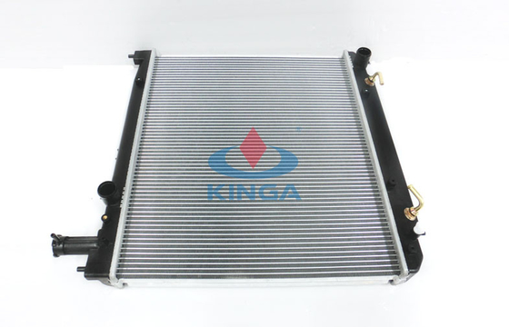 Auto Spare Parts Radiator for Hiace Touring Kch CD7 Auto Transmission supplier